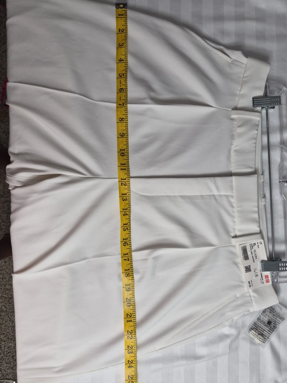 XL Uniqlo Cream Wide-Leg Dress Pants